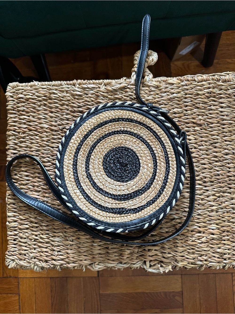 NWOT Rebecca Minkoff Straw Circle Crossbody - Picture 4 of 13